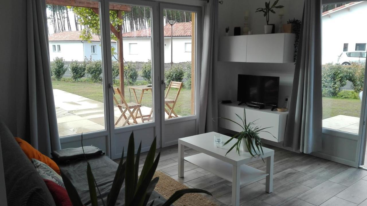 Maison Moderne Proche Lac Et Plage Leon Exterior photo